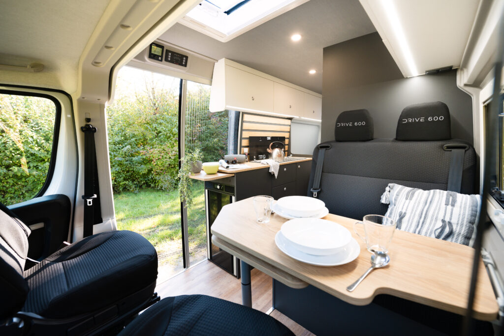 Dinette et bloc cuisine Drive Line
