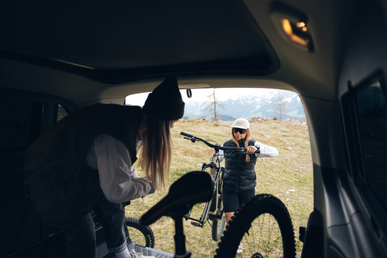 Chargement de vélo dans un Vanstar
