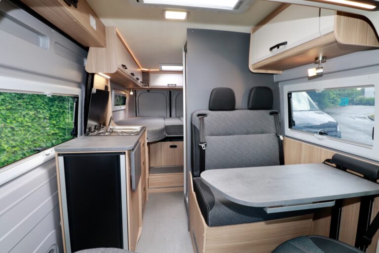 Vue dînette Summit 600 L